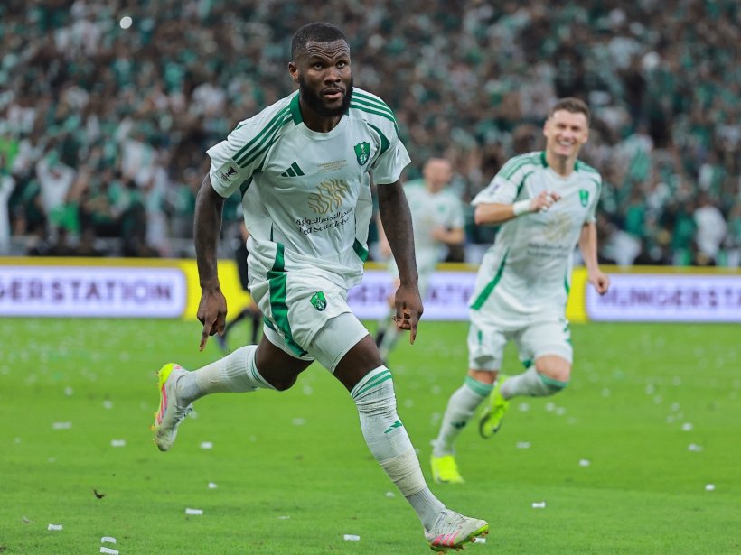 كيسي أمام قرار مصيري بين الأهلي والعودة لأوروبا